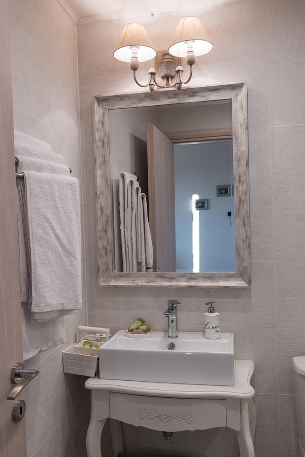 Almondhouse Suites With Fireplace - Adults Only アラコバ エクステリア 写真