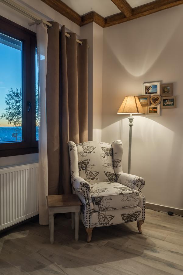 Almondhouse Suites With Fireplace - Adults Only アラコバ エクステリア 写真