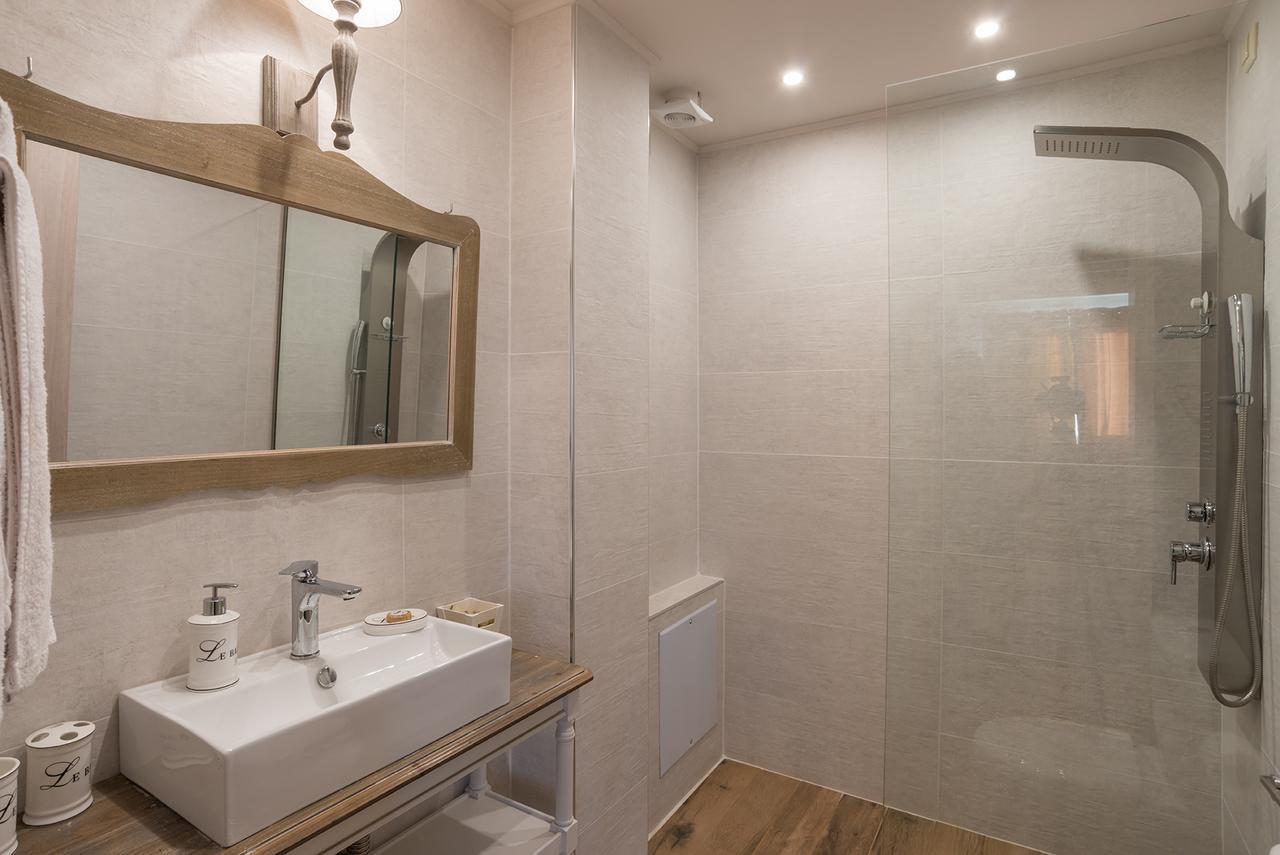 Almondhouse Suites With Fireplace - Adults Only アラコバ エクステリア 写真