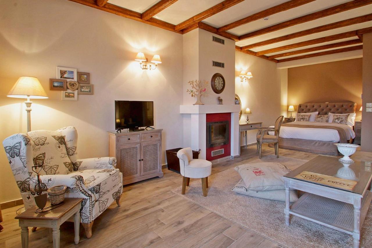 Almondhouse Suites With Fireplace - Adults Only アラコバ エクステリア 写真